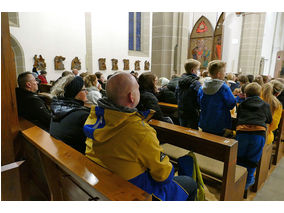 Sankt Martin Laternenumzug durch die Stadt (Foto: Karl-Franz Thiede)